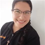 Me defino como una persona cercana, responsable, disciplinada, amigable y sencilla, con buenas capacidades de comunicación oral y experiencia en el área de la educación y formación, tanto de niños, jóvenes y adultos